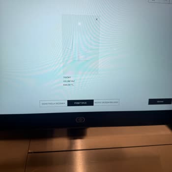 Pull & Bear Akasya Şubesinde Etiket Fiyatı İhlali Ve Kaba Müdür Davranışı