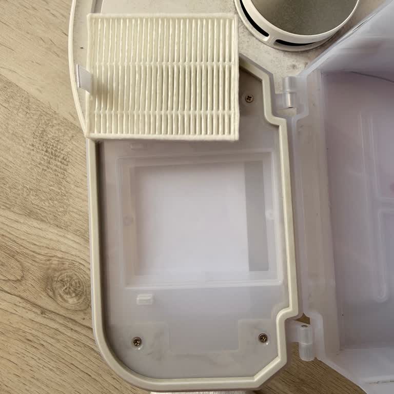 Roborock Q8 Filtre Kapağı Eksik, Parça Temini İçin Belirsiz Bekleme Süresi