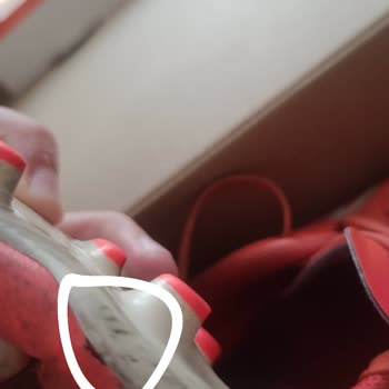 Nike Tiempo Legend 10 Club Kramponunda Üretim Hatası Ve Garanti Reddi
