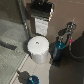 Elektrik Ve Su Kesintisi, Hijyen Sorunları