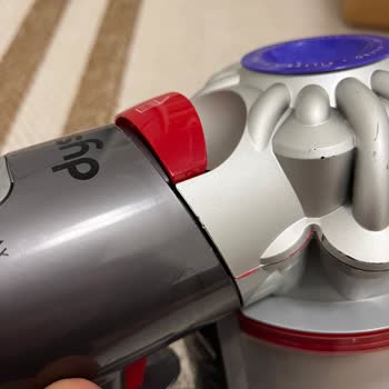 Dyson V8 Süpürge Servisten Dönerken Fiziksel Deformasyonla Geri Geldi