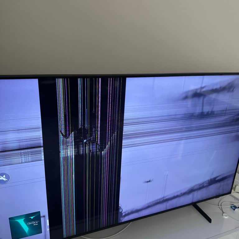 Garanti Kapsamındaki TV'de Ekran Çizgileri, Servis Garanti Dışı İddia Ediyor