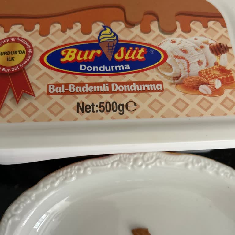 Bal Bademli Dondurmada Keskin Badem Kabuğu Dişleri Tehlikeye Attı