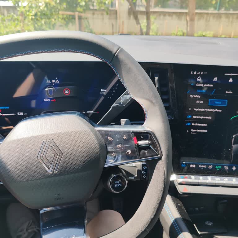 Renault Austral’da Ön Radar Ve Sürüş Yardımı Sistemi Arızası