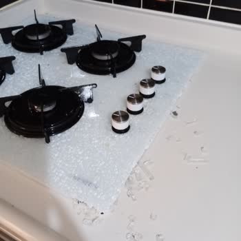 Kumtel Ankastre Ocak Camı Patladı, Servis Yardımcı Olmuyor