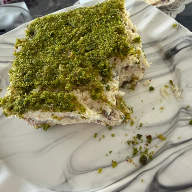 Kuzeytepe Pastanesinde Bayat Sütlü Kadayıf Ve Çözüm Sunulmaması