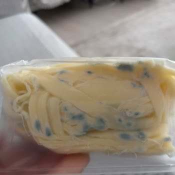 Kaya Çiftliği Açılmamış Peynirde Küf Tespiti Ve Gıda Güvenliği Endişesi