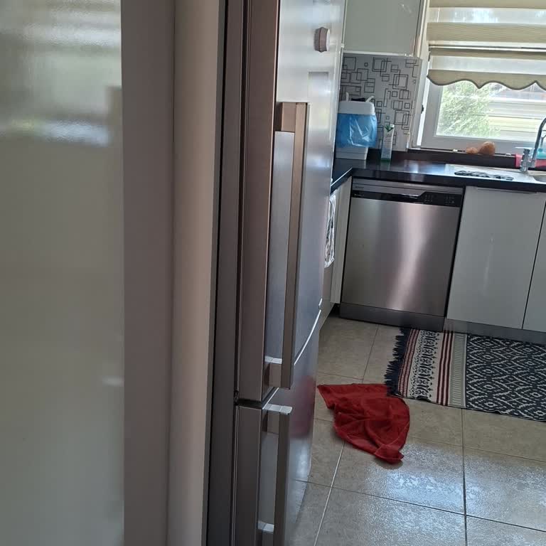 Arçelik Buzdolabında Ayak Göçmesi Ve Değişim Talebi