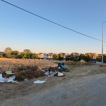Kamaradere Mahallesi'nde Çöp Dökülmesi Ve Koku Sorunu Yetkililer Tarafından Çözülmedi
