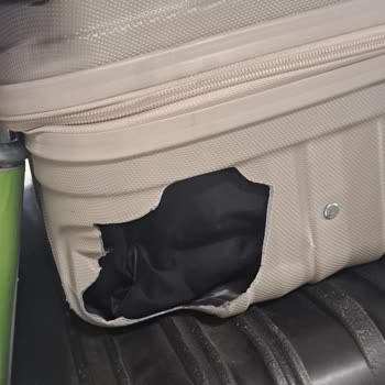 Sunexpress Bagaj Hasarı Ve Yardım Eksikliği