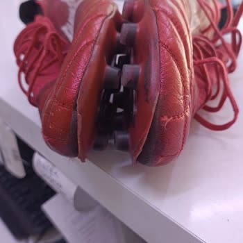Mizuno Football Boots Opened After Minimal Use, Request Refund Or Exchange