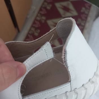 İlk Kullanımda Deri Sandalet Koptu, Satıcı Yanıt Vermiyor Ve İade Talebi