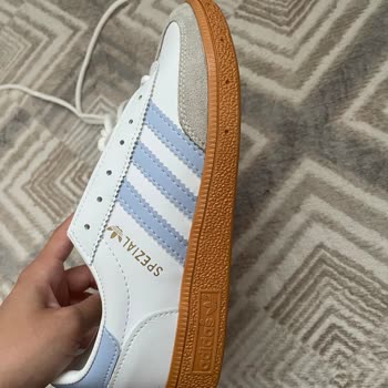 Yanlış Beden Ve Etiketli Sneaker İade Talebi