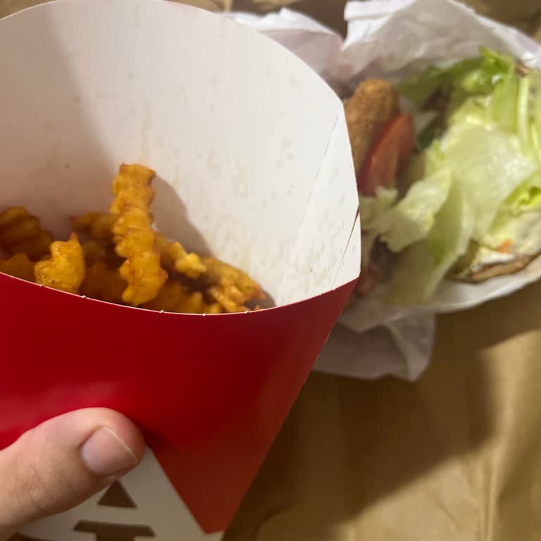 Arby's Kavacık Siparişinde Az Patates Ve Yanlış Hamburger, Müşteri Hizmetlerinden Yanıt Yok
