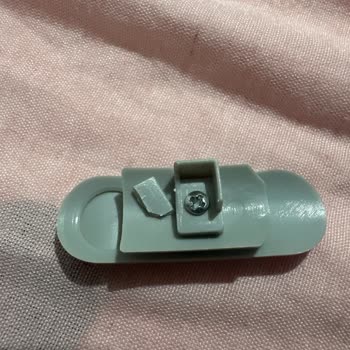 Raks Saç Kurutma Makinesinin Plastik Parçası Kırıldı Ve Ücretsiz Yedek Parça İstiyorum