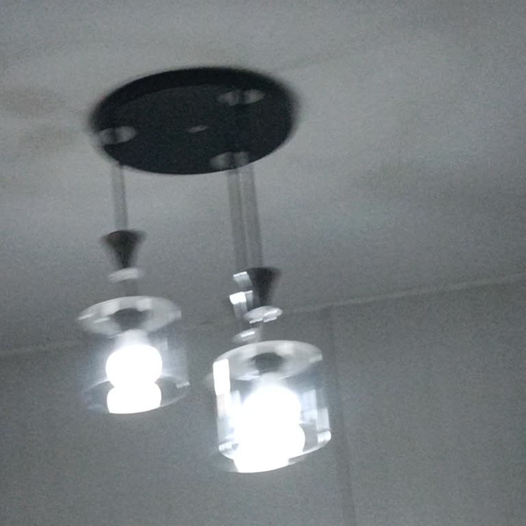 Toroslar Bölgesinde Sürekli Elektrik Kesintisi Ve Voltaj Düşüklüğü Mağduriyeti