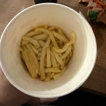 Eksik Patates Ve Ezilmiş Hamburger Nedeniyle Tam İade Talebi