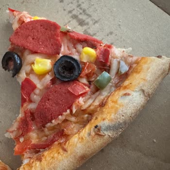 Küflü Pizza Nedeniyle Hijyen İhlali Ve İade Talebi