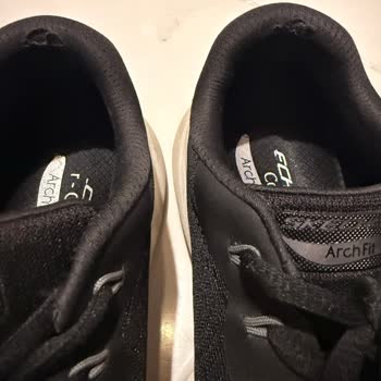 Skechers Arch Fit Ayakkabısında Kısa Sürede Topuk Yırtığı Ve Satıcıların Kullanıcı Hatası İddiası
