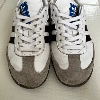 Adidas Ayakkabısında Tek Ayakta Üretim Hatası, Değişim Ve İade Talebi