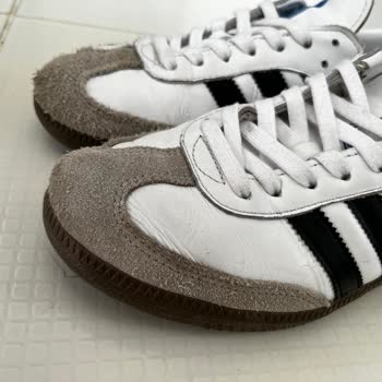 Adidas Ayakkabısında Tek Ayakta Üretim Hatası, Değişim Ve İade Talebi