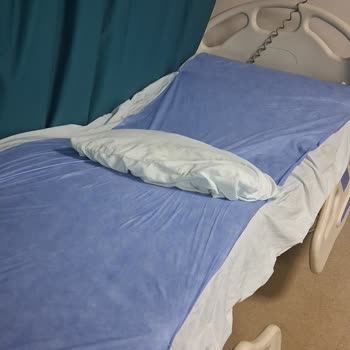 İnayet Topçuoğlu Hastanesi Mevcut Yatakların Çarşafları Kirliydi, Bazı Yataklar Kırıktı