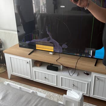 Kırık Ekranlı Samsung TV İçin Değişim Ve İade Talebi