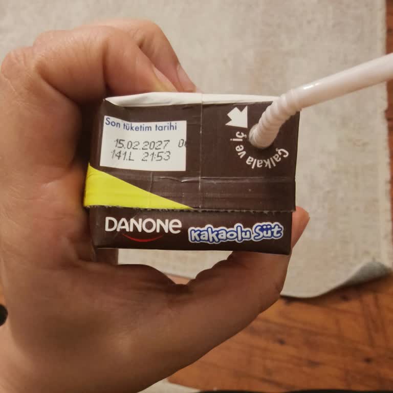 Uzun Son Kullanma Tarihli Danone Çikolatalı Süt Kolisinde Bozulma