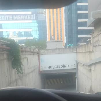 Bura Residence Site Yönetimi Yüksek Aidata Karşı Böcek, Asansör Ve Otopark Sorunları