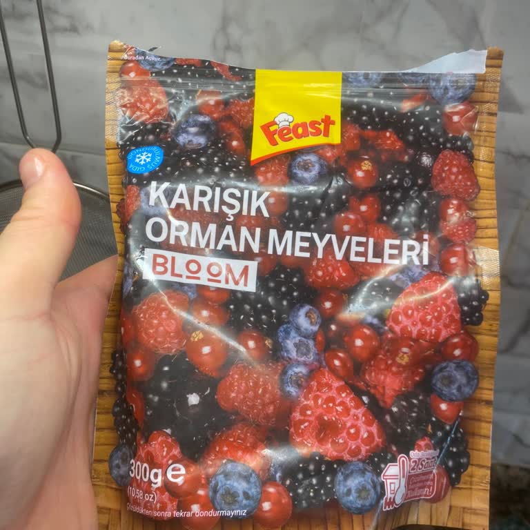 Feast Dondurulmuş Orman Meyvesi Karışımında Kıl Tespiti