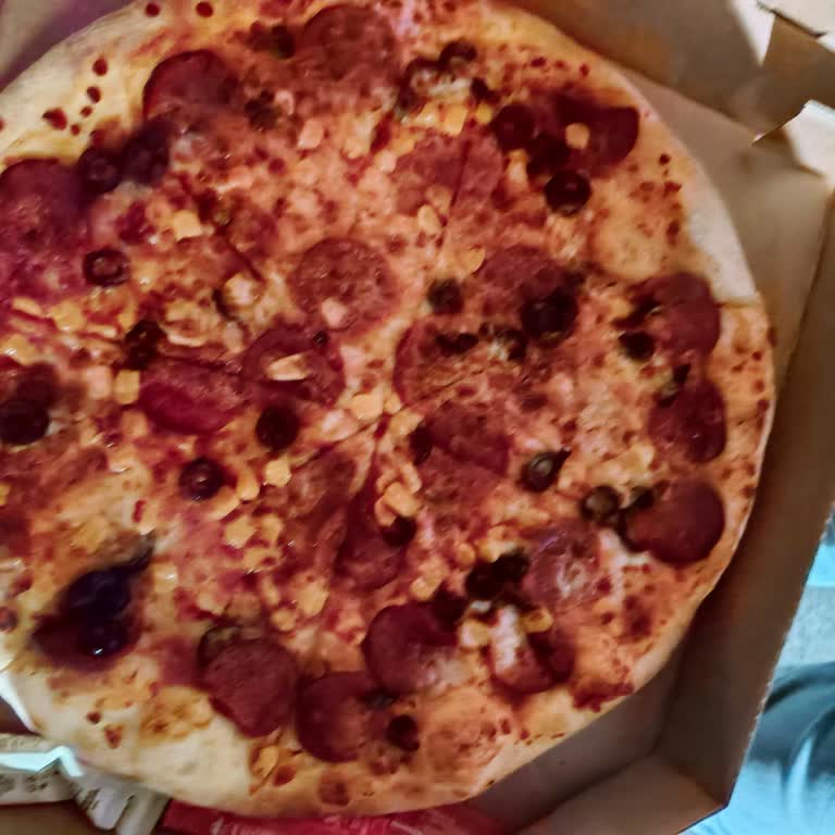 Sarımsak Kenarlı Pizza İçin Ödenen Ücret İadesi Ve Şube İletişimsizliği