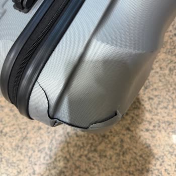 Ajet Uçuşunda Valiz Hasarı Ve Şikayetim Reddedildi