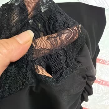 Defolu Elbise Değişim Yapılmadı Ve Kargo Ücretleri Müşteriden Talep Edildi