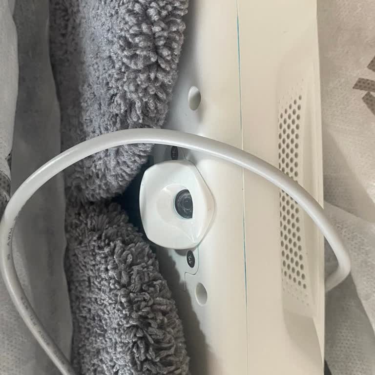 Sıfır Beklerken Kullanılmış Ve Tamir Görmüş Cam Temizleme Robotu Teslim Edildi