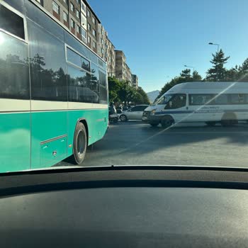 Kocasinan Belediyesi Fuzuli Caddesi Kavşağında Trafik Kaosu Ve Güvenlik Sorunu Çözülmüyor