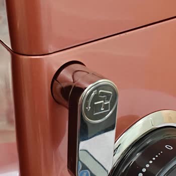 Schafer Home’da Mutfak Şefi Kolunda Kırık: Ücretsiz Değişim Talebi