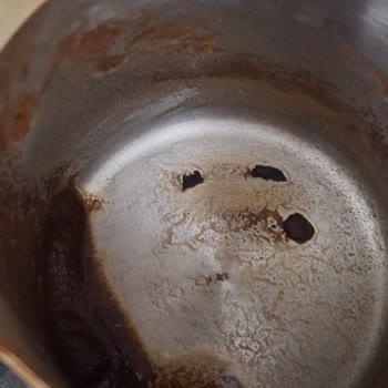 Sağ Cezve Kahvesi Yanıyor, Servis Sorunu Tespit Edemiyor