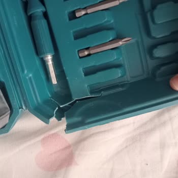 Menemen Şubesinde Hasarlı Kargo Teslimatı Ve İlgisiz Servis