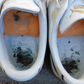 Puma Sneaker'ım 4 Ayda Yırtıldı: Üretim Hatası İddiası Reddedildi