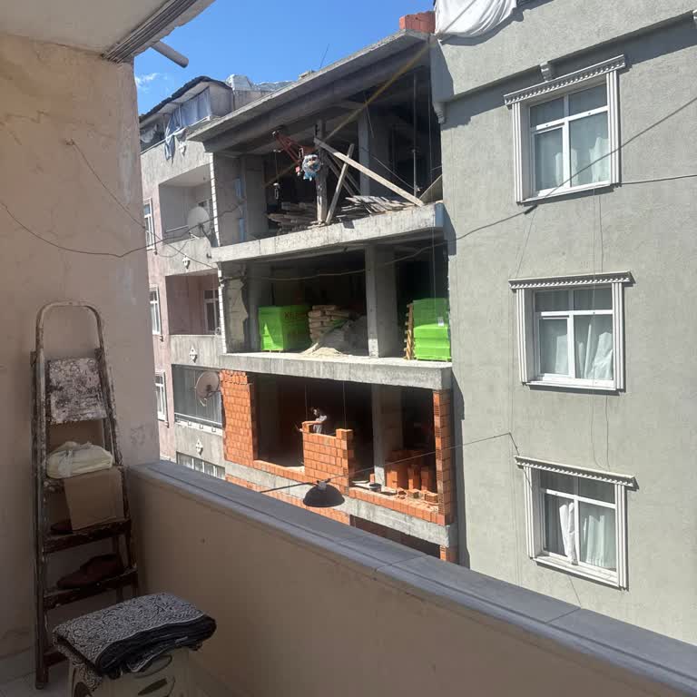 İstanbul Esenler Mahallesinde Sabah Saatlerinde Aşırı İnşaat Gürültüsü