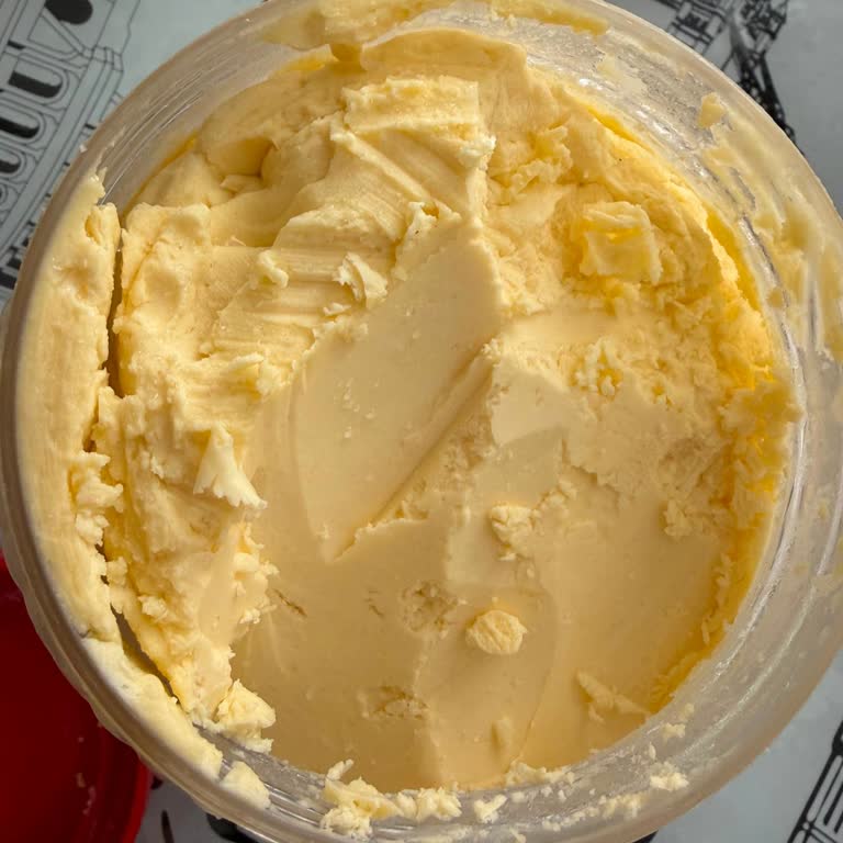 Instagram'dan Aldığım Tereyağı Siparişi Margarine Ve Sabun Karışımı Çıktı
