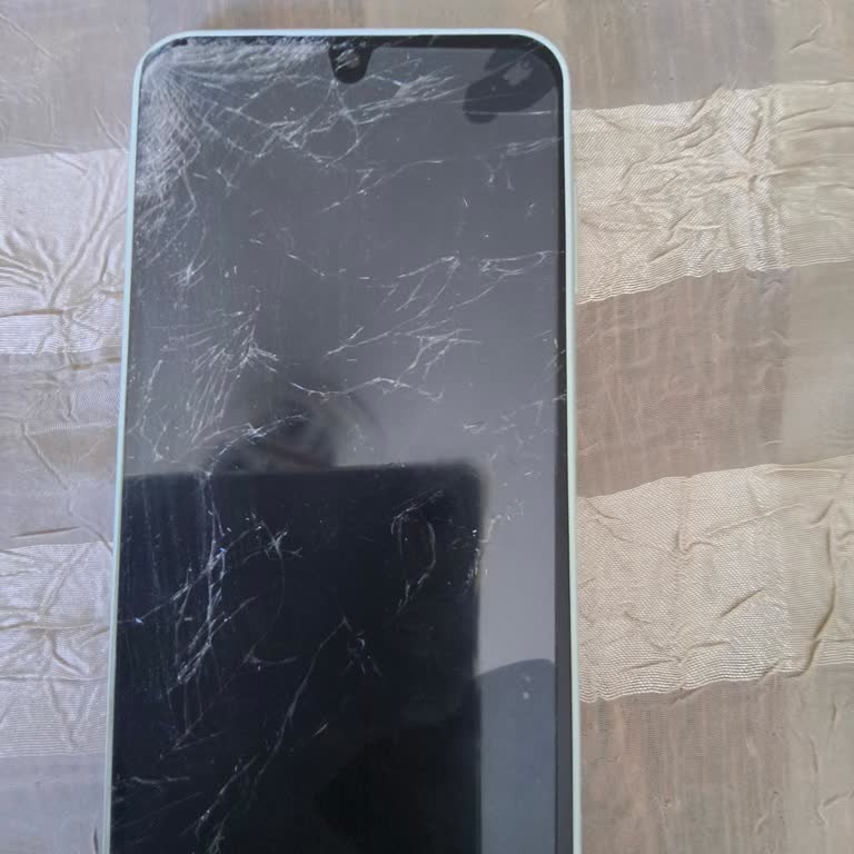 Media Markt'tan Garantili Telefonun Onarımı Reddedildi