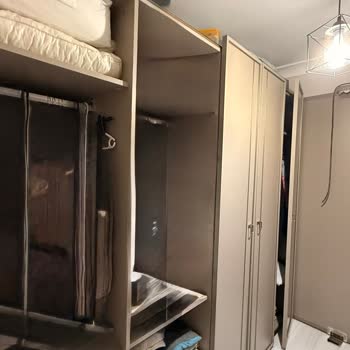 Enza Home’da Hera Gardırop Kapak Çöktü, Söz Verilen Yardım Gelmedi
