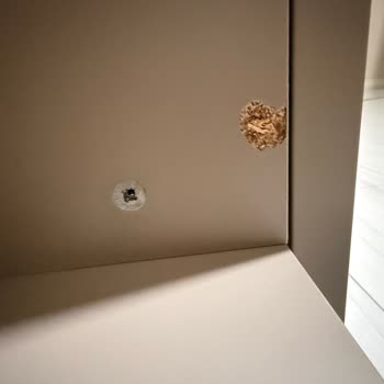 Enza Home’da Hera Gardırop Kapak Çöktü, Söz Verilen Yardım Gelmedi