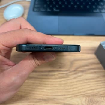 Mükemmel Olmadığı Söylenen İPhone 15'te Çizik Ve Boya Kusurları
