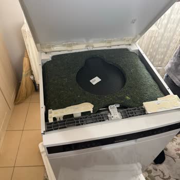 Teslim Edilen Bulaşık Makinesinde Üst Kapak Kırığı Ve Yan Sac Eğilmesi İadesi Talebi