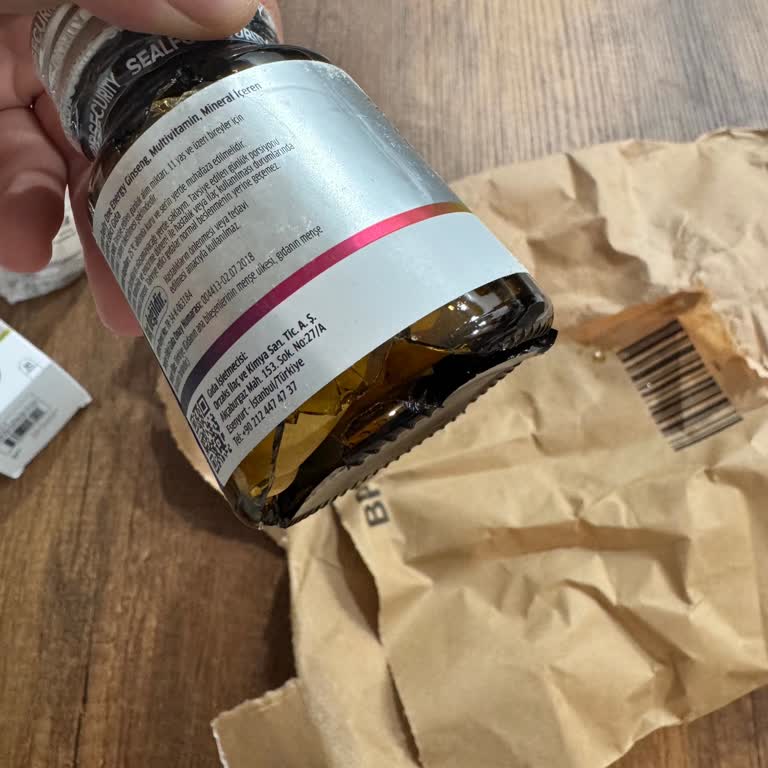 Amazon’dan Kırık Multivitamin Şişesi İçin Değişim Talebi