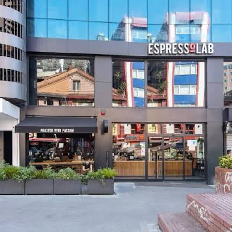Espressolab Sipariş Vermeden Oturamayacağımızı Söyleyen Personel Müşteriyi Üzdü