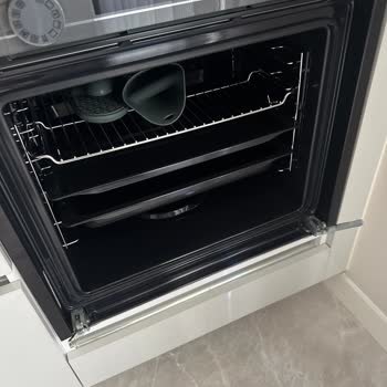 Siemens Ankastre Fırın Camı 2 Ayda Çıktı, Servis Çözüm Tarihi Veremiyor