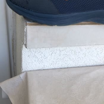 U. S. Polo Assn. Ayakkabının Ön Kısmındaki Plastikte Belirgin Bir Aşınma Oluştu